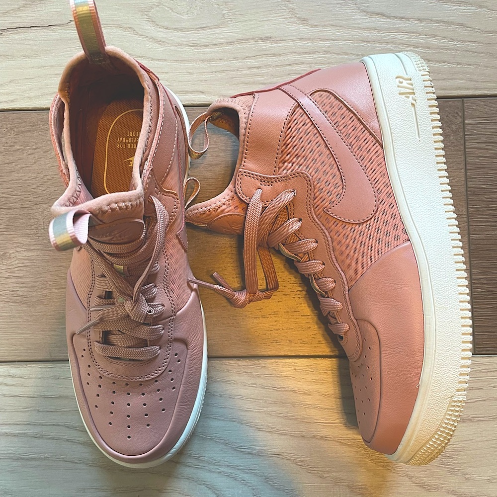 Pink high top nike airforce 1.